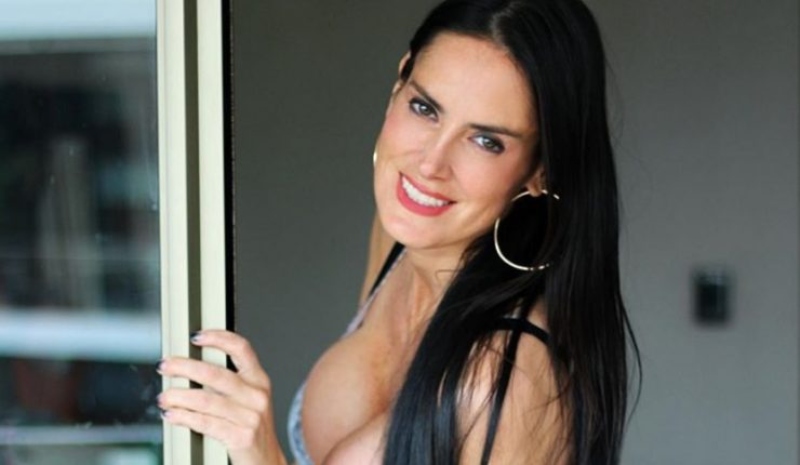 “Estás como el vino”: Adriana Barrientos enamora a sus seguidores con foto en traje de baño