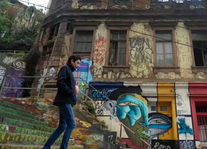 Vecinos de Valparaíso tras colapso de vivienda: “no se preocupan de los cerros”