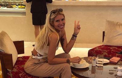 Así es el atuendo que debe usar Coté López al vivir en Arabia Saudita