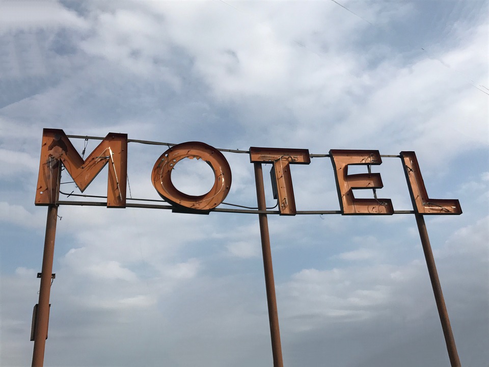 Carabineros realizó procedimiento para “rescatar” a infieles pillados en motel