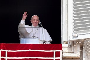 Papa Francisco quedó encerrado en un ascensor y fue socorrido por los bomberos