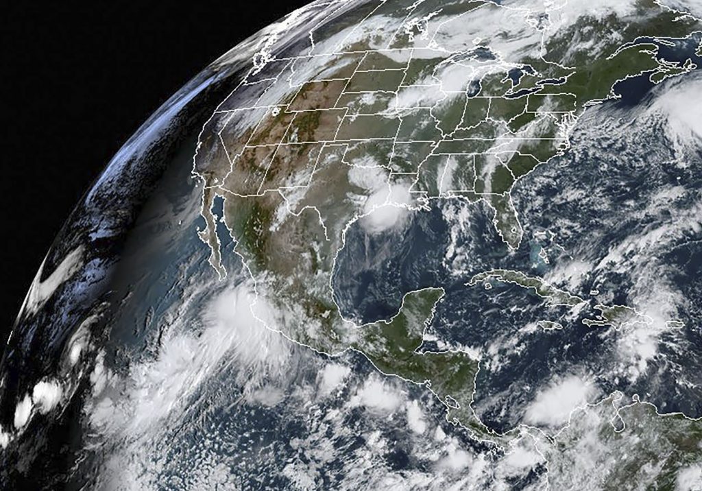 Seis estados de Venezuela en alerta ante paso de tormenta tropical