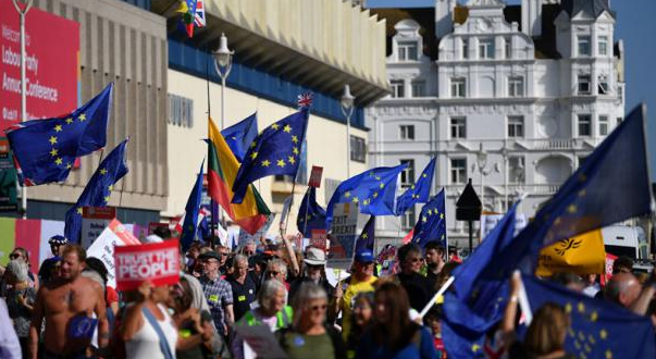 Industria automotriz europea alerta de un “sismo” en caso de Brexit sin acuerdo