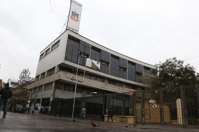 Seremi de Educación rechazó que el Instituto Nacional se convierta en mixto
