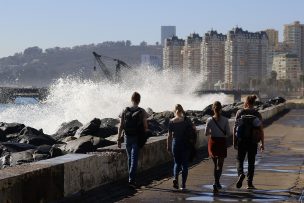 Emiten alerta por marejadas hasta el jueves entre el Golfo de Penas y Arica