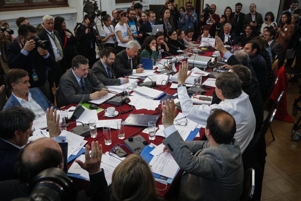 Comisión aprueba “corazón” de proyecto que rebaja a 40 horas la jornada laboral