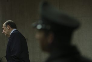 Diputado Brito le pide a Fuente-Alba dejar a un lado el papel de