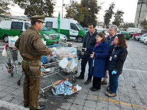 Seremi de Salud RM retiene 12 carros de alimentos de vendedores ambulantes en Estación Central