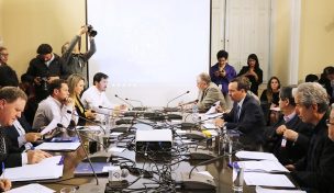 Abogado pide desechar cuatro capítulos de la acusación constitucional contra la ministra Marcela Cubillos