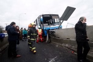 Accidente en Autopista Central dejó 2 fallecidos y 20 lesionados