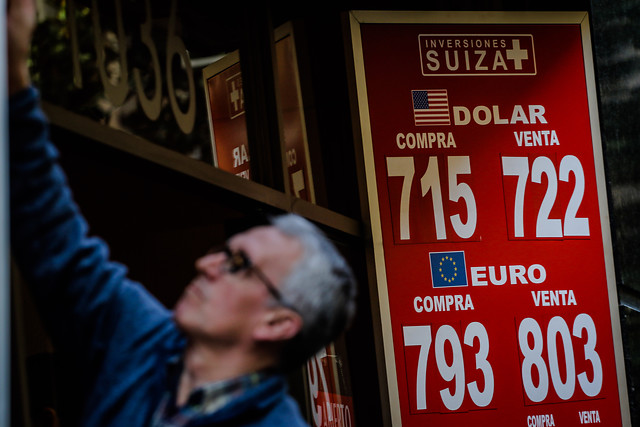 El dólar abre la semana al alza por dudas tras acuerdo entre China y EE.UU.