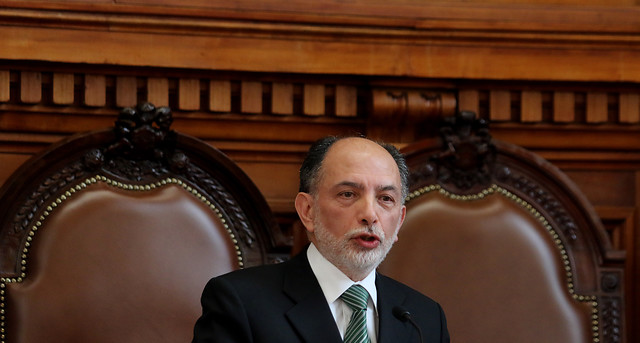 Juez Sergio Muñoz enfrenta acusaciones de “clasismo” en la justicia chilena