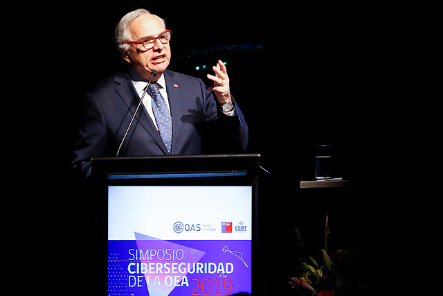 Ministro Chadwick: “Acusaciones constitucionales no son para hacer evaluaciones políticas”