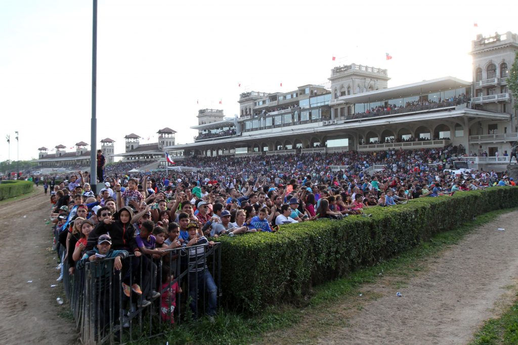 Club Hípico negó responsabilidad en carrera a la chilena con 3 caballos muertos