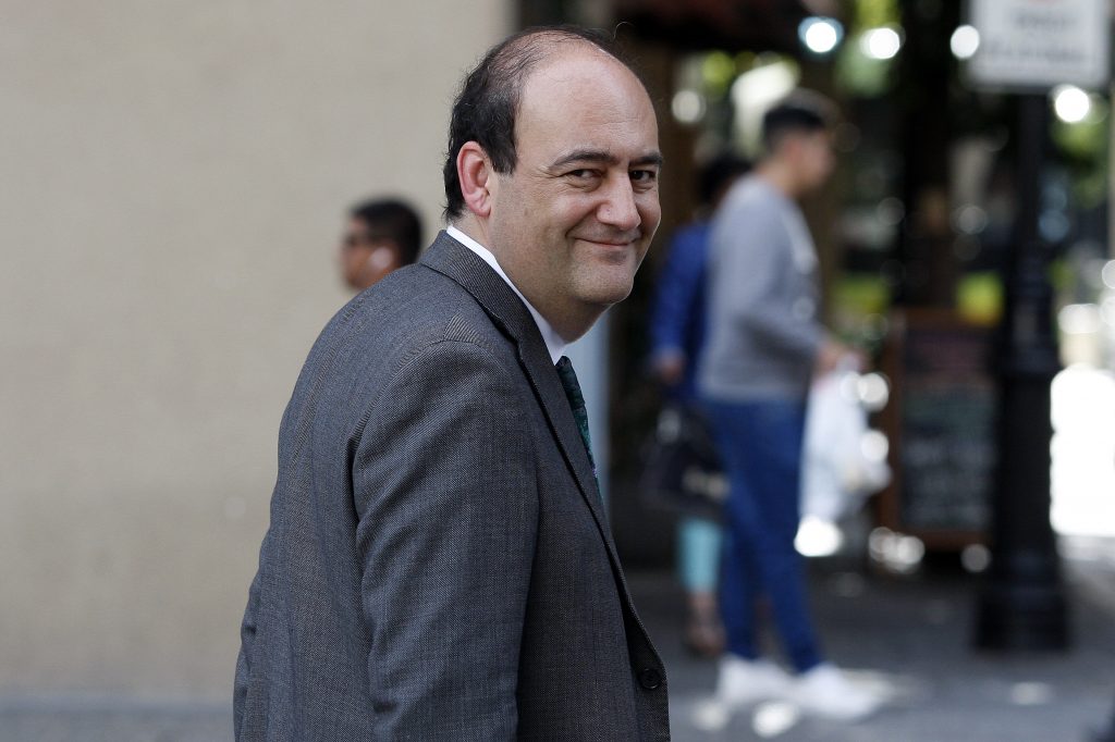 Oposición nominó al abogado Patricio Zapata para defender las 40 horas laborales