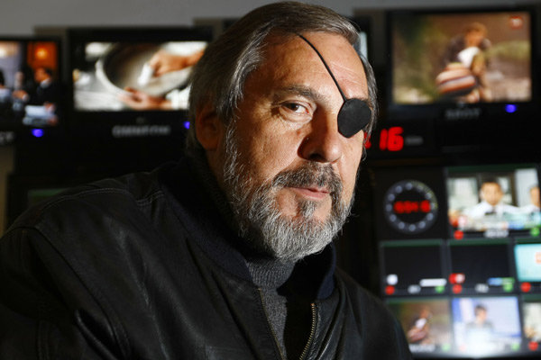 Santiago Pavlovic vuelve con nuevo programa prime a TVN: se llamará “Sin Parche”