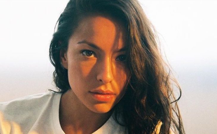 Actriz de “Río Oscuro” acusa ‘censura’ en Instagram tras publicar artística fotografía en topless