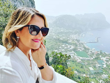 “Linda foto, solo que no eras rubia”: Michelle Adam comparte fotografía del recuerdo y usuarios se percatan de singular detalle