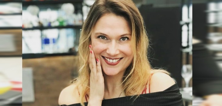 “¡Igual de bella!”: La bronceada foto del recuerdo de Catherine Mazoyer que sacó suspiros en sus seguidores