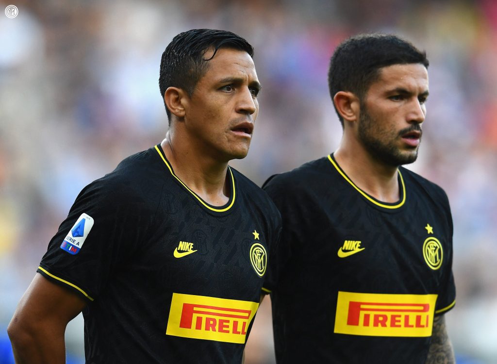 Alexis Sánchez califica de “injusta” su expulsión de la cancha por simular