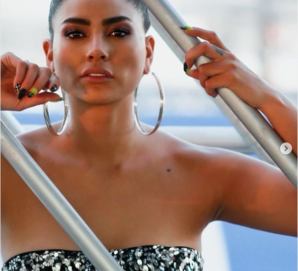 “Sucia mujer pecadora”: Camila Recabarren deja la grande con topless en Instagram