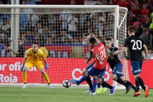 Así titulo la prensa argentina el empate de la Roja con la Albiceleste: “Un Scaloni delante”