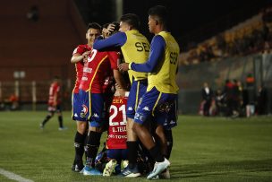 Unión firmó una goleada ante Iquique, que se complica en la zona baja