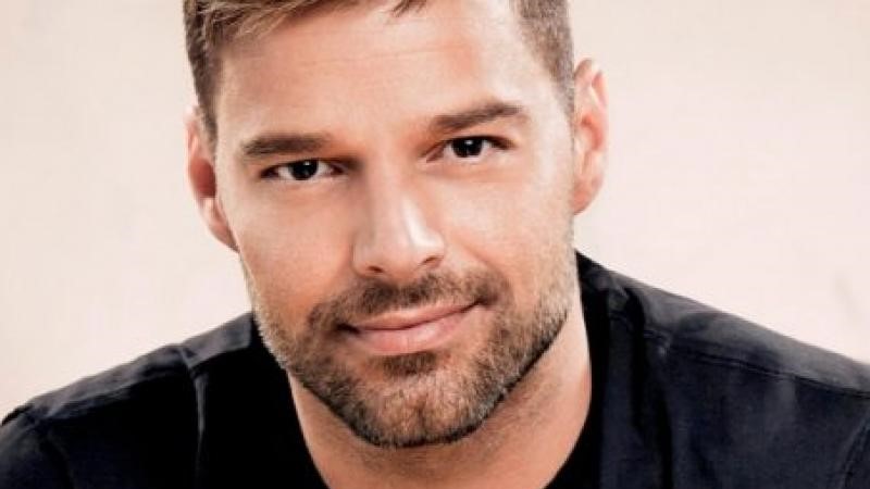 Ricky Martin confirma que será padre por cuarta vez junto a su esposo: “Estamos embarazados”