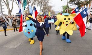 Cathy Barriga defiende desfile con corpóreos en Maipú