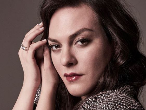 “La reina de la primavera”: La foto con que Daniela Vega le dio la bienvenida al cambio de estación