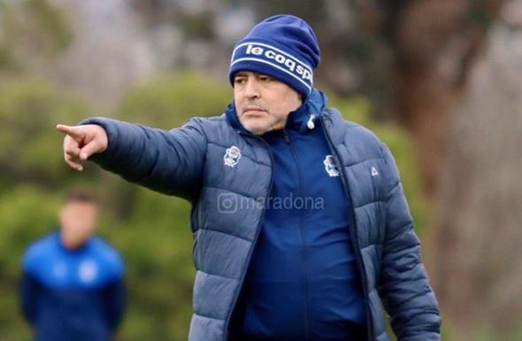 Diego Maradona dirigió su segunda práctica con Gimnasia y Esgrima La Plata a puerta cerradas