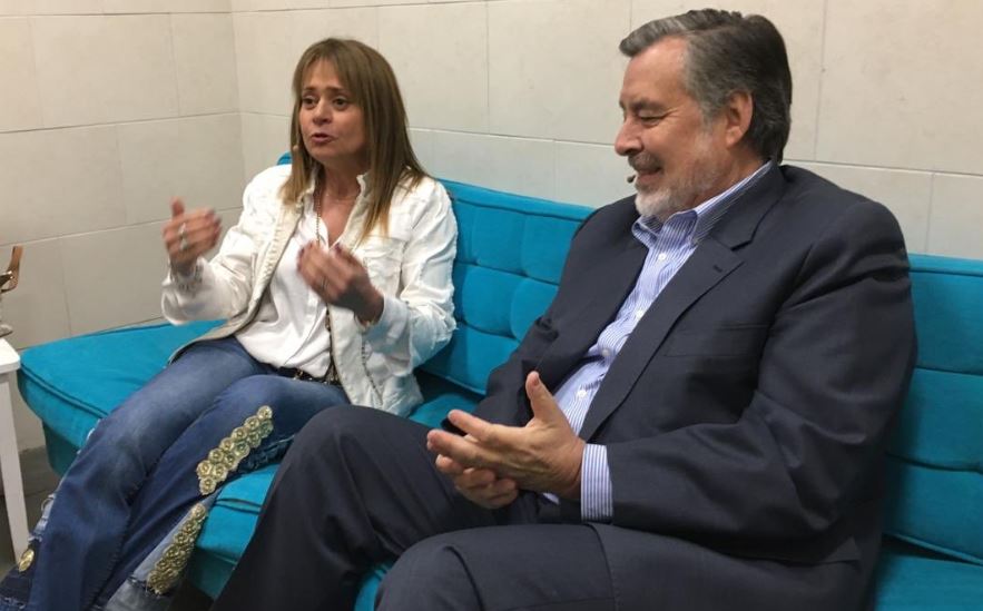 Guiller pidió “seriedad” por la foto de Cathy Barriga y ella respondió: “Qué falta de respeto, qué machismo”