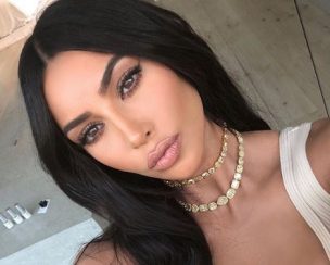 Sin maquillaje: Kim Kardashian muestra la psoriasis de su cara por primera vez [FOTO]