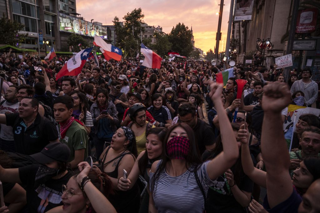 “Esto no ha terminado”: Invitan a gran marcha frente a La Moneda para este martes