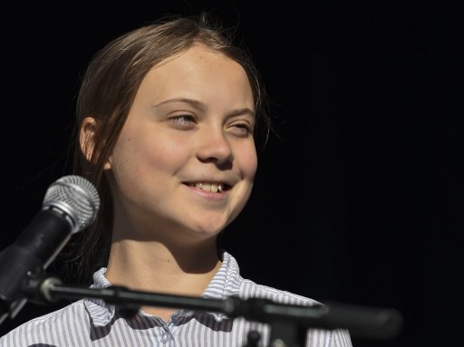 Muñeco con el rostro de  Greta Thunberg fue colgado desde un puente en Roma