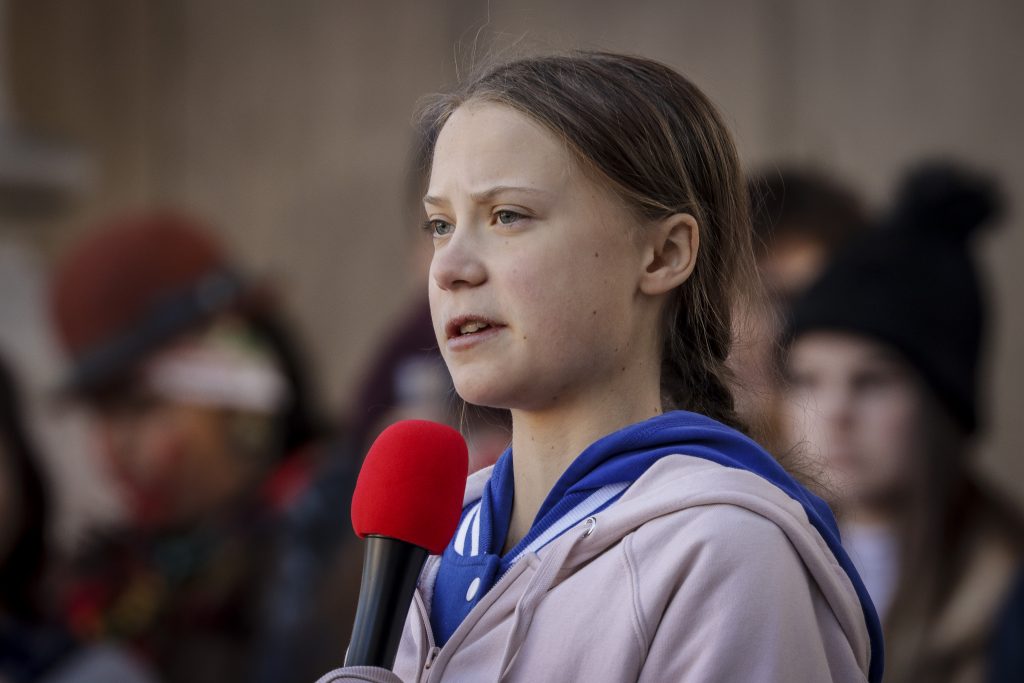“Y con 16 años, bien alimentada…”: Canciller de Brasil ironiza sobre activista Greta Thunberg
