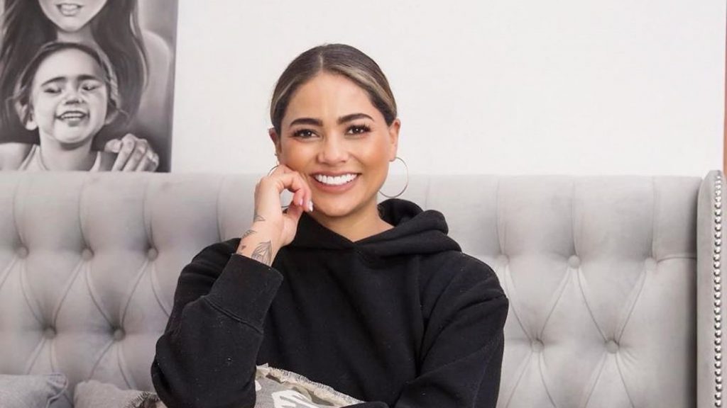 Camila Recabarren enciende las redes sociales con futurista bikini