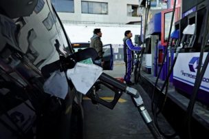 Gobierno de Ecuador, apoyado por EEUU y FMI, suprime alzas de combustibles