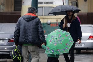 ENEL activa plan preventivo por pronóstico de lluvia anunciado en la Región Metropolitana