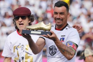 Marca deportiva lanzó camiseta y zapatos en homenaje a Esteban Paredes