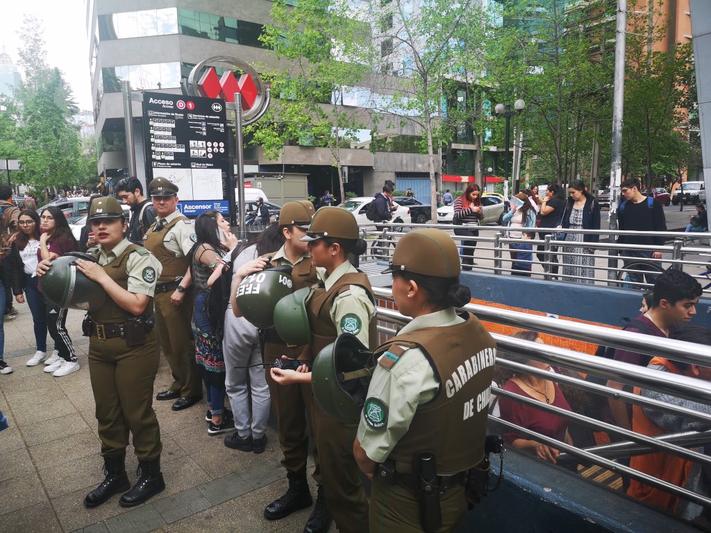 Piden investigar actuaciones de Carabineros ante protestas estudiantiles