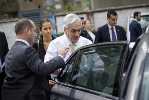 Polémica por foto de Piñera comiendo con sus nietos en Vitacura en medio de manifestaciones