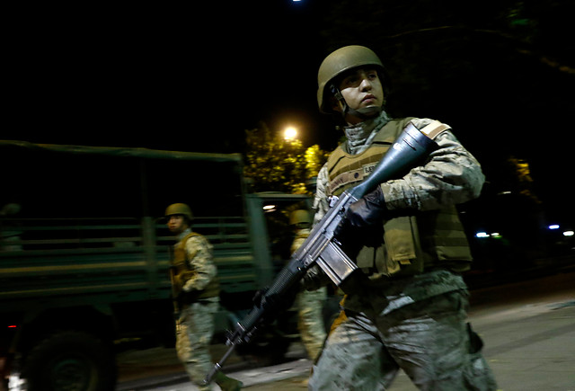 Decretan toque de queda en la Región Metropolitana desde las 20:00 hasta las 06:00 horas