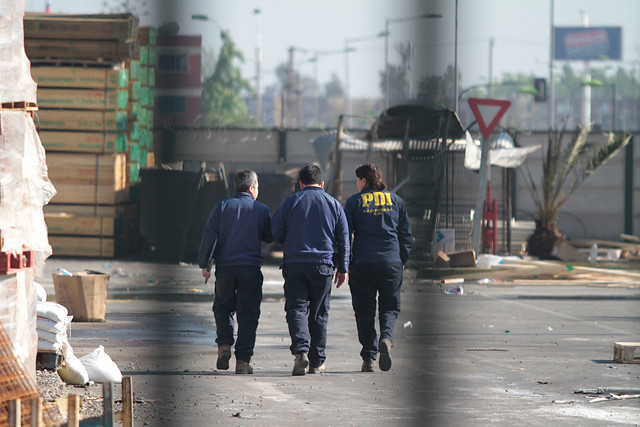 Confirman identidades de los dos fallecidos en local Construmart tras incendio en La Pintana