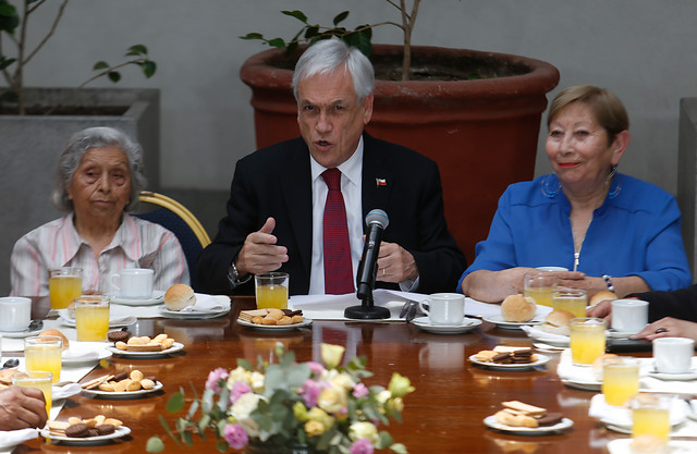Presidente Piñera pide a parlamentarios que “en vez de pelear y discutir tanto” aprueben proyectos de ley