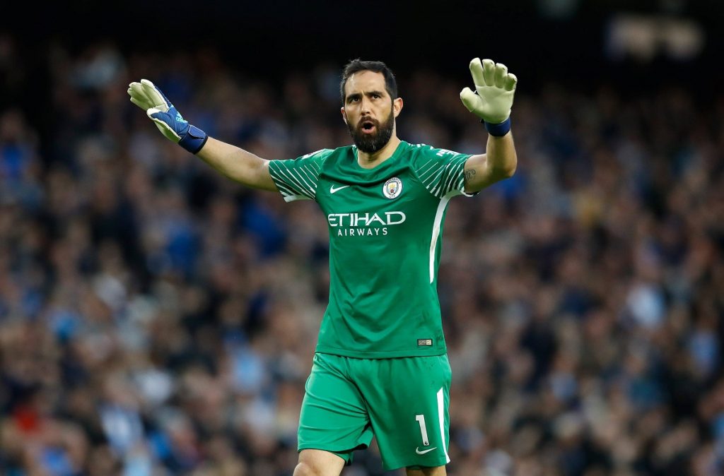 Director deportivo del Manchester City: “No hay nada decidido sobre el futuro de Claudio Bravo”