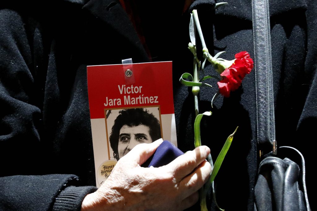 Artistas chilenos reversionan “El derecho de vivir en paz” de Víctor Jara