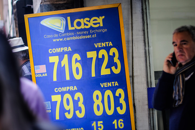 El dólar cerró la jornada al alza y se mantiene cerca de los 800 pesos