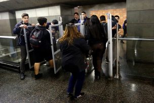 Con 14 detenidos culminó otra evasión masiva en estación Quinta Normal del Metro