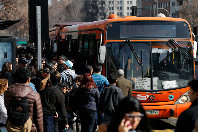 Detienen a banda “Zé pequeños” que robaba en paraderos y micros